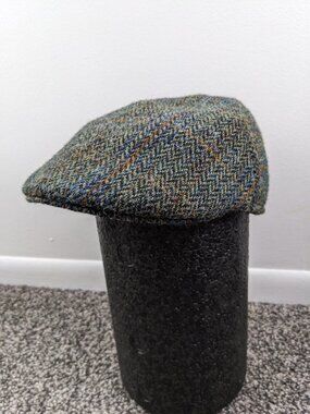 Wellington of Bilmore Harris Tweed Green Herringbone Wool Flat Cap Sz 56 (US 7)
